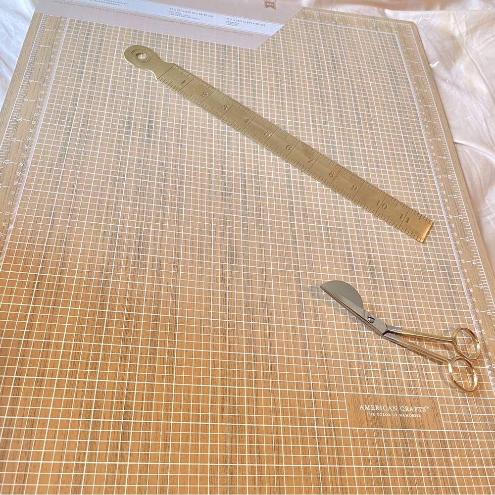 RARE Large Wood Effect Self-Healing Cutting/Sewing/Crafts Mat 18x24 approx.
